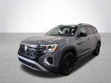 New 2025 Volkswagen Atlas Peak Edition SE image 2