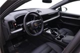 Certified 2024 Porsche Cayenne Coupe image 4
