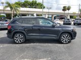 Certified 2022 Volkswagen Taos SE w/ Panoramic Sunroof Package image 6