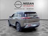 New 2025 Nissan Pathfinder Platinum image 3