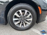 Used 2022 Chrysler Pacifica Touring-L image 3