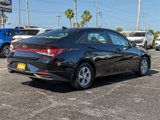 Used 2023 Hyundai Elantra SE w/ Preferred Accessory Package image 5
