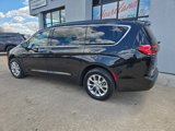 Used 2022 Chrysler Pacifica Touring-L image 6