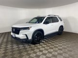 Used 2025 Honda Pilot Black Edition image 4