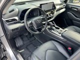 Certified 2024 Toyota Highlander Platinum image 2