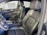 Certified 2025 Porsche Macan image 5