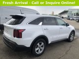 Used 2023 Kia Sorento LX image 3