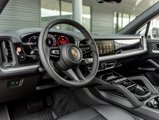 Certified 2025 Porsche Cayenne image 4