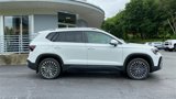 New 2025 Volkswagen Taos SE image 4