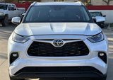 Used 2023 Toyota Highlander FWD image 5