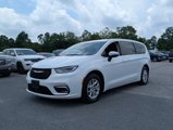 Used 2023 Chrysler Pacifica Touring-L image 2