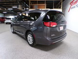 Used 2020 Chrysler Pacifica Touring-L image 3