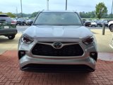 New 2025 Toyota Highlander XLE image 2