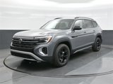New 2025 Volkswagen Atlas Peak Edition SE image 3