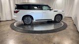 New 2025 INFINITI QX80 Luxe image 2