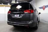 Used 2020 Chrysler Pacifica Touring-L image 5