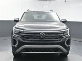 New 2025 Volkswagen Atlas Peak Edition SE image 3