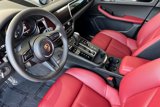 Certified 2025 Porsche Macan image 4