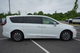 Used 2022 Chrysler Pacifica Limited image 6
