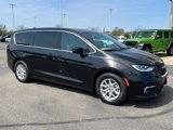 New 2025 Chrysler Pacifica Select w/ Uconnect Theater Family Group image 2