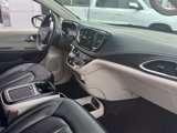 Used 2023 Chrysler Pacifica Touring-L image 5