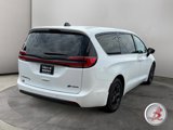 Used 2024 Chrysler Pacifica Limited image 4