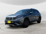 Used 2024 Volkswagen Tiguan SE w/ Panoramic Sunroof Package image 2