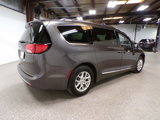 Used 2020 Chrysler Pacifica Touring-L image 5