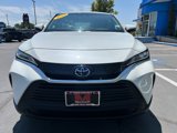 Used 2022 Toyota Venza LE image 2