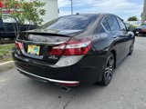 Used 2017 Honda Accord Touring image 2