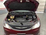 Used 2017 Chrysler Pacifica Limited image 6