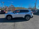 Used 2023 Nissan Rogue SV image 4