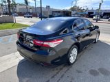 Used 2018 Toyota Camry LE image 5