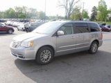 Used 2014 Chrysler Town & Country Touring-L w/ Driver Convenience Group image 2