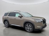 New 2025 Nissan Pathfinder Platinum image 2