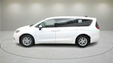 Used 2023 Chrysler Pacifica Touring-L image 6