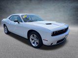 Used 2023 Dodge Challenger SXT image 2