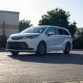 Used 2021 Toyota Sienna LE image 3