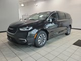 New 2025 Chrysler Pacifica Select image 3