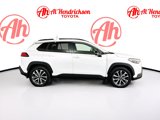 Used 2025 Toyota Corolla Cross XLE image 2