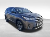 Used 2019 Toyota Highlander XLE image 3