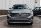 Used 2024 Volkswagen Atlas SE w/ Black Wheel Package image 5