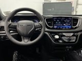 Used 2022 Chrysler Pacifica Touring-L w/ S Appearance Package image 5