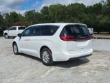 New 2025 Chrysler Pacifica Select image 3