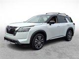 New 2025 Nissan Pathfinder Platinum image 2