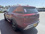 New 2025 Nissan Pathfinder Platinum image 3