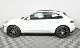 Certified 2025 Porsche Macan image 2