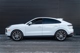 Certified 2024 Porsche Cayenne Coupe image 2