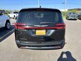 Certified 2023 Chrysler Pacifica Touring-L image 4