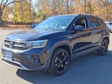 Used 2024 Volkswagen Taos SE w/ Black Wheel Package image 5